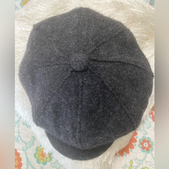 Classic Gray Wool Newsboy Cap - Picture 2 of 5